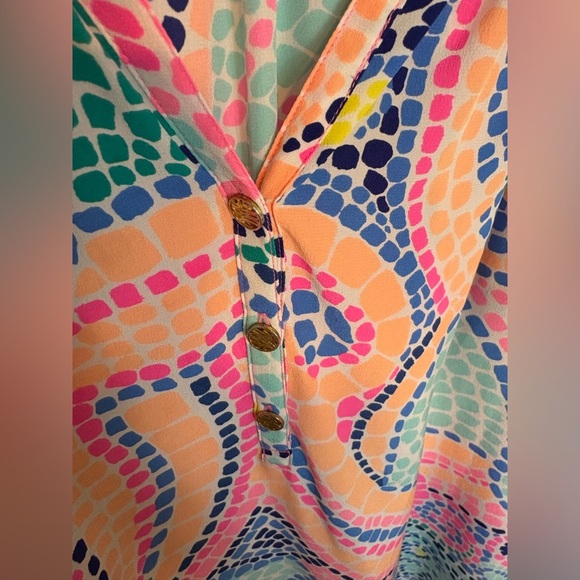 Lilly Pulitzer Elsa Silk Blouse – Size S –  Vibrant Tile Wave Print - Picture 5 of 11
